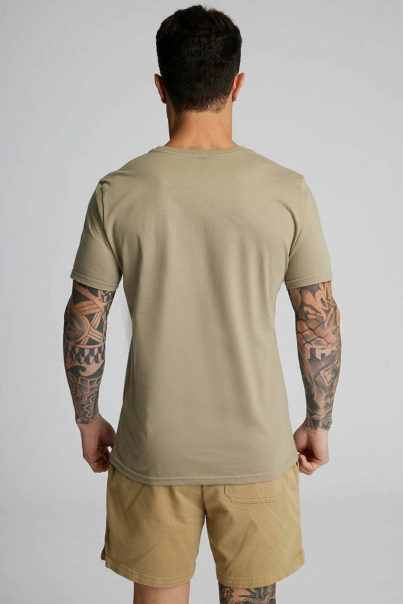 CAMISETA BASICA BORDADO KAKI