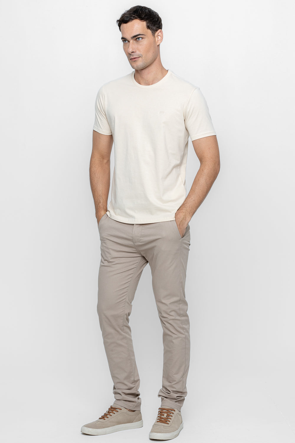 CAMISETA BÁSICA BORDADO - AREIA
