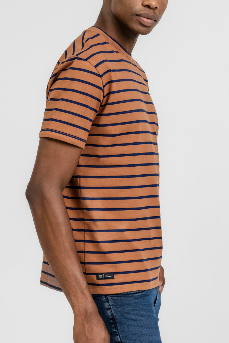 CAMISETA LISTRADA JOGGER KING&JOE COMFORT